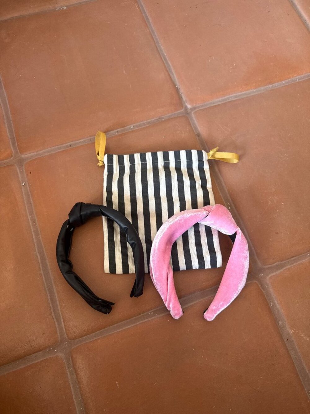 Lele Sadoughi Black Satin Pink Velvet Headband Set
